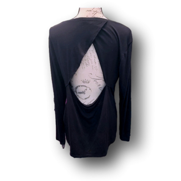 Old Navy Tops - Old Navy cut out back long sleeve active tee